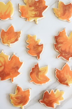 confectionerybliss:  Cookie Flooding Decorating Technique with