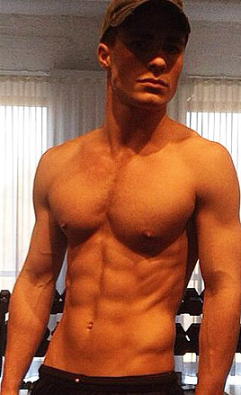 zacefronsbf:Colton Haynes   gym