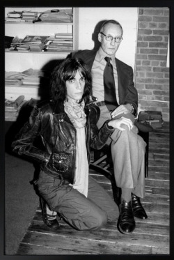 pattismithandrobertmapplethorpe:  Patti Smith and William burroughs