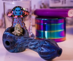 lesswokemoresmoke:Sending out cool colored vibes to all