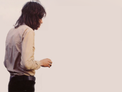 endthymes:  nick drake—made to love magic 