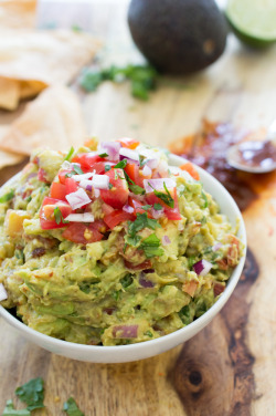 simplythequeerking:  foodffs:  SPICY CHIPOTLE PEPPER GUACAMOLEReally