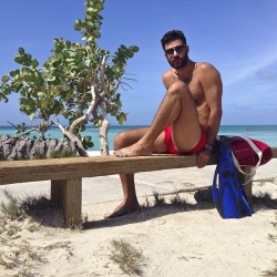 gaybeachaction:  Guys near near you are looking to fuck right