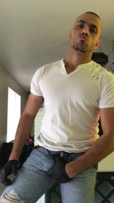 stratisxx:  Big Greek bulge