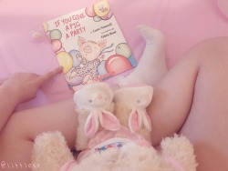 littlest:  princesses mustn’t forget to read to their stuffies