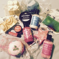 pleaseboo:  lush christmas haul ✨ 