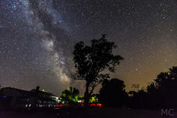 just–space:  Milkyway over Jordan pond house by Michael