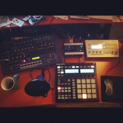 sadowick:  So cozy #jp8080 #maschine #virusti