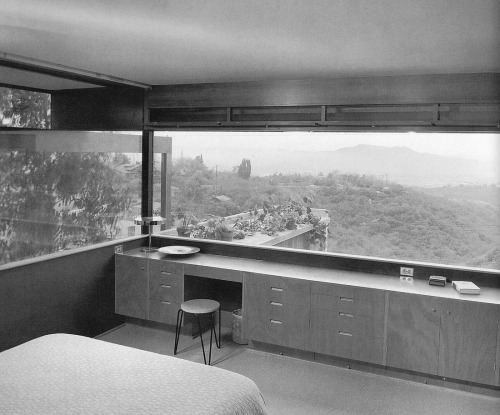 pistoletgauche:  Hinds House, LA, California, 1951