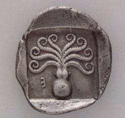 museum-of-artifacts:    Greek coin with octopus from Eretria,