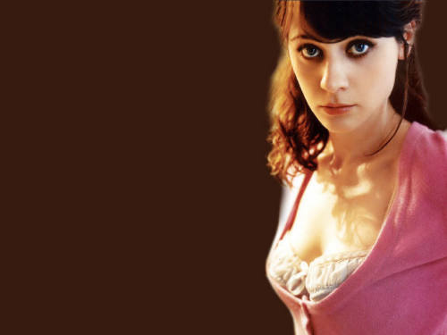 breastoffreashair:  Zooey Deschanel   the 2nd one is a fake
