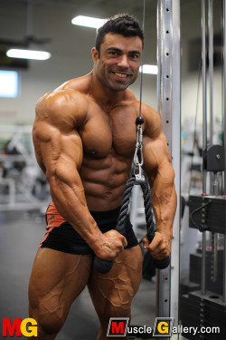 mitos:  Eduardo Correa by Ulrich Oehmen for musclegallery.com