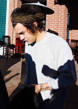 harrystylesdaily:  Harry out and about during Sundance  