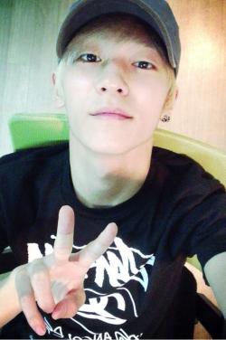 mooooosa:  L.Joe’s twitter update “V" 130802 ^^