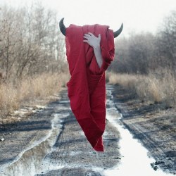 sixpenceee:  Photograph by  Christopher Mckenney  