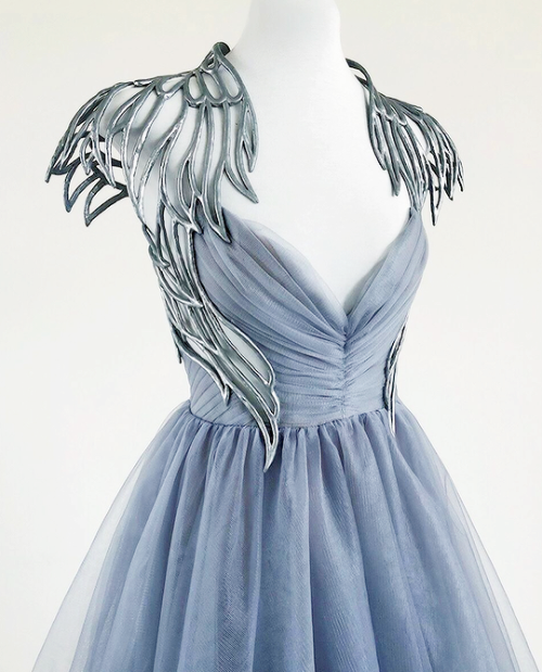 fashion-runways:  LINDA FRIESEN ‘The Angel’ dress   if you