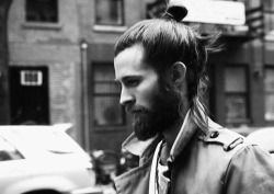 thisisteatime:  2014 needs to be the year of the sexy man bun 