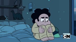 as-warm-as-choco:  Steven has a photo of Connie over his bed