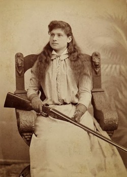 peashooter85:  Annie Oakley in 1880.   my kind of woman, it could