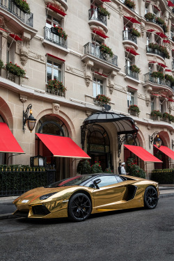 mistergoodlife:  Lamborghini Aventador LP700-4 Roadster Gold