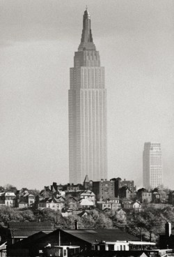 indypendent-thinking:  Andreas Feininger, empire state building,