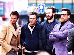 mcu-cast:  Jeremy Renner, Mark Ruffalo, Chris Evans & Robert