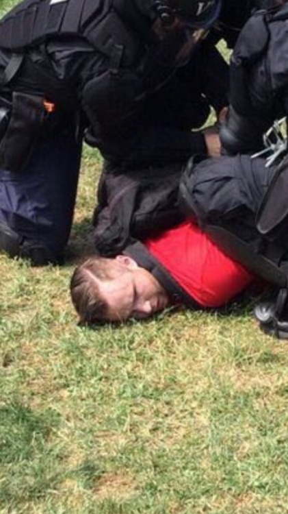 accras:  xelamanrique318:  richard spencer getting arrested and having his face in the dirt.  reblog for 25 years of happiness and good luck.  I need some happiness ASAP! Passing along to my followers… 