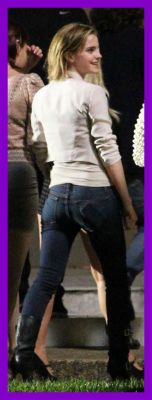 nude-celebz:  Another fine photo of Emma Watson’s butt ;>