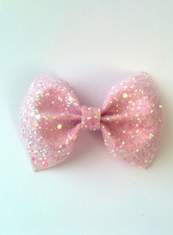 ijustwantprettythings:Mini Pastel Pink Glitter Bow