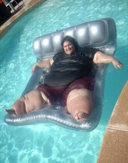 dissident-feedee:  She looks more inflated than the air-bed.