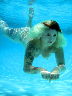 underwater girls