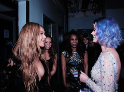 fuckyesbeyonce: Beyoncé & Katy Perry backstage at the 57th
