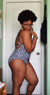 frenziedfreedom:   Body Positive Selfie Series #2: So last summer