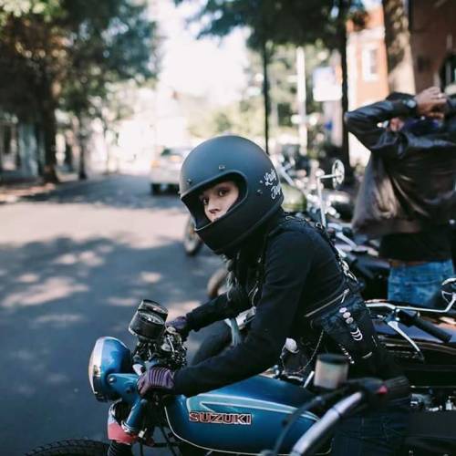 caferacerpasion:  Suzuki Cafe Racer - Cafe Racer Girl | caferacerpasion.com