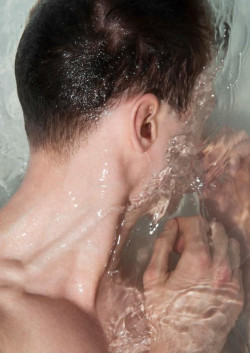 l-homme-que-je-suis:  Marko Brozic in “Water” Photographed