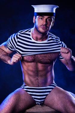 impollogomez:  Hemos vuelto!! #men #gay #marine #gaymodel