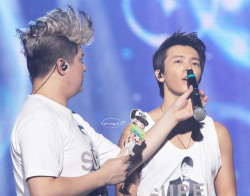 rurouneko:  130914 SS5 Guangzhou - Shindong pressing mic to Hae’s