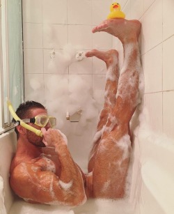 hunternprey:   RUBBER DUCKIES BRING OUT THE INNER CHILD HM &