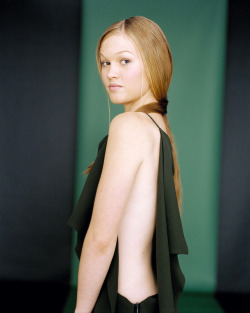 beautiful-celebs-24:JULIA STILES