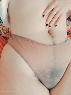 mona-amethyst:  literal soft fuzzy peach 🍑