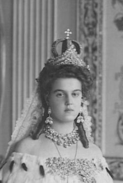 theimperialcourt:  Imperial wedding jewels used for every Russian