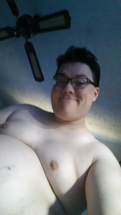 stik123:  Tried to record a video today…didint work out. Got 2 good pics though! Happy Tummy Tuesday.