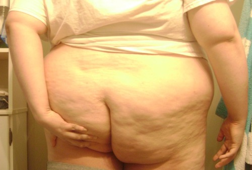 questionablepliability:  every now and then i remember iâ€™m legally an adult and therefore legally able to post images flaunting my own figure for no reason other than a vain effort to feel pretty good about myselfsaid realization is usually immediately