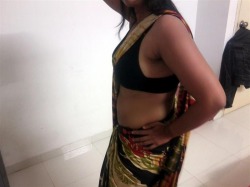 xprythmx:  This Bhabhi’s hubby arranged blindfolded session