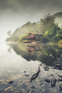 wavemotions:  The boathouse