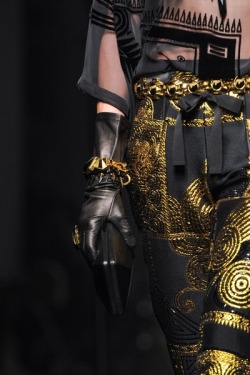 empress-empire:  Detail || Jean Paul Gaultier F/W15 Couture 
