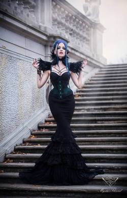 mysticthread: Black lace feather gothic victorian neck corset