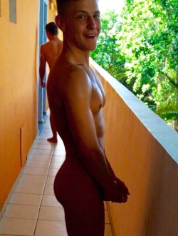 broswithoutclothes:  Profiles In Broship 