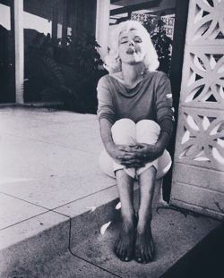 ♡ Marilyn photographed by George Barris, “The Pink Pucci