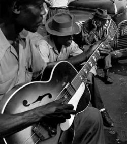 drbgood:  Chicago blues musicians in 1940’s. Photo by Wayne